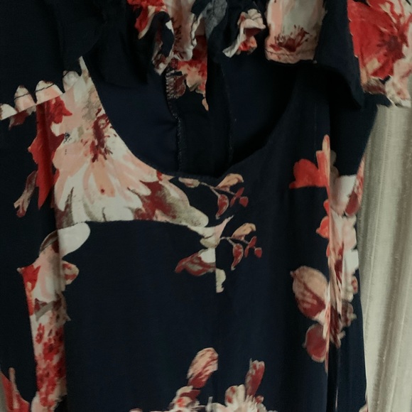 NWOT PEEP BACK 3/4th SLIT DRESS - Picture 7 of 9